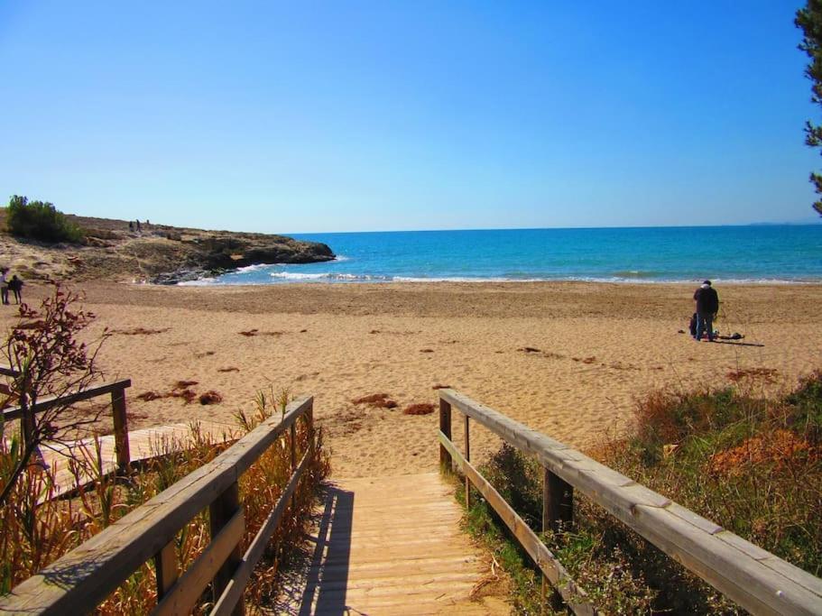 Descanso Junto A La Playa Torredembarra Exterior foto